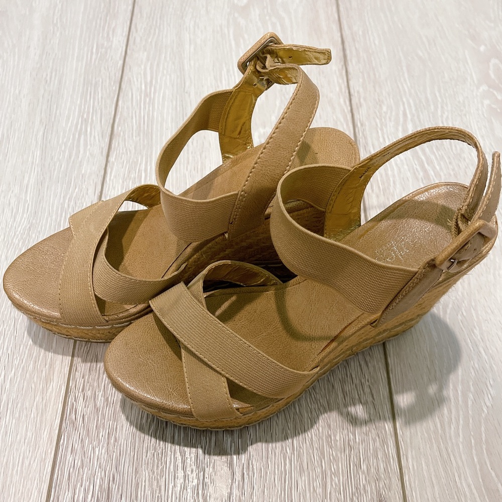 Charles by Charles David wedges